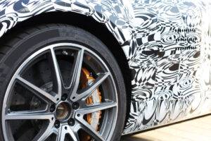 Vorderrad Erlkönig mit individueller Autofolie