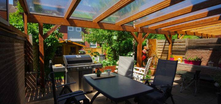 Terrassenüberdachung - Pergola aus Holz montieren