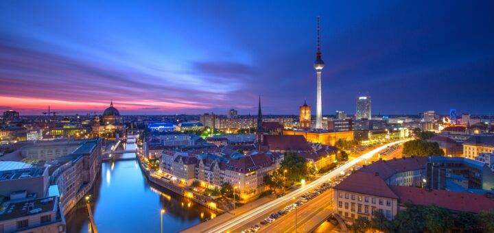 Berlin Skyline bei Nacht | Berlin Escort